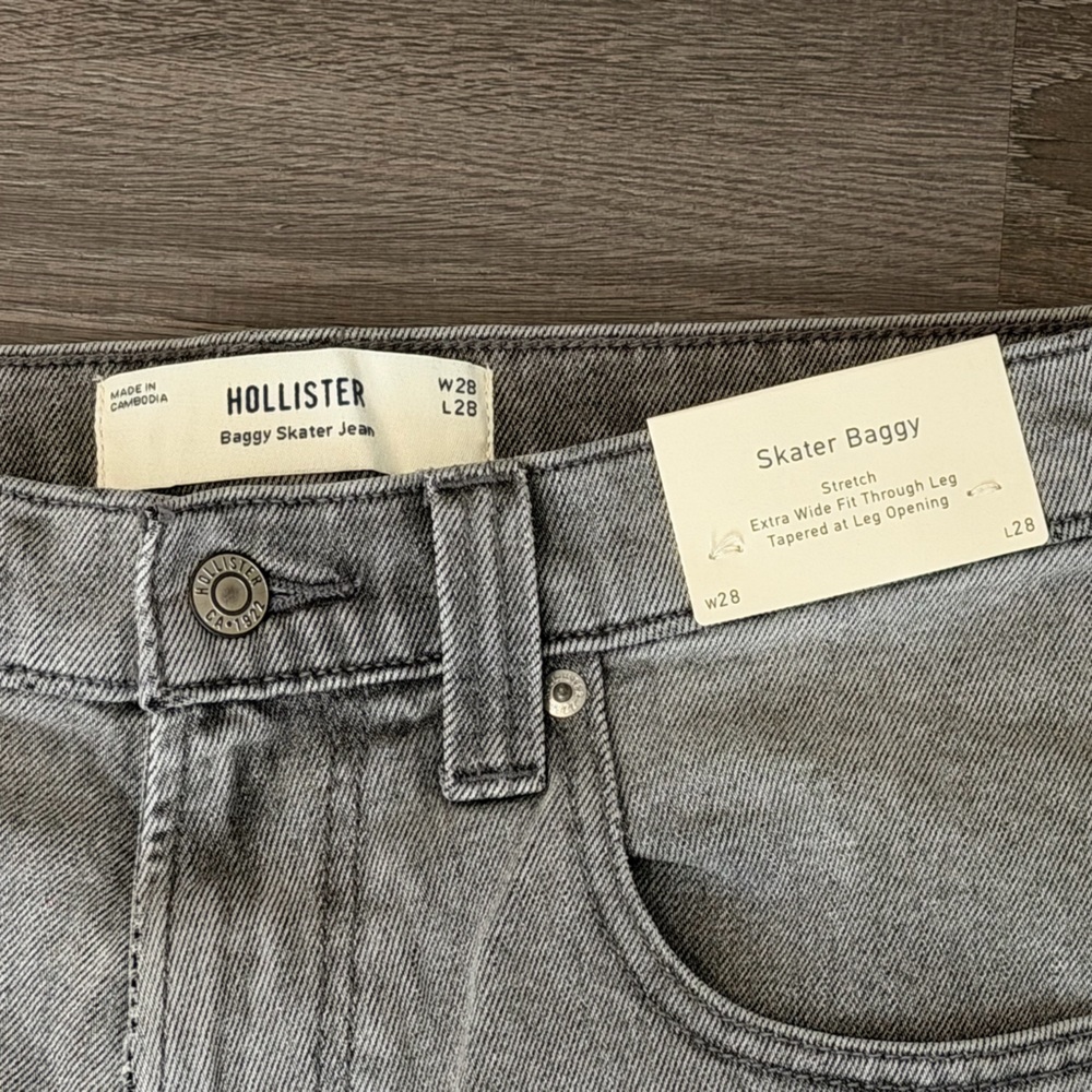NWT Hollister skater baggy jeans - Picture 3 of 4